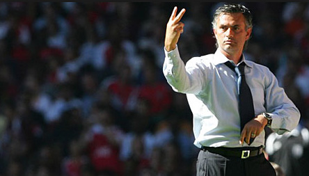 Mourinho shows the two fingers.